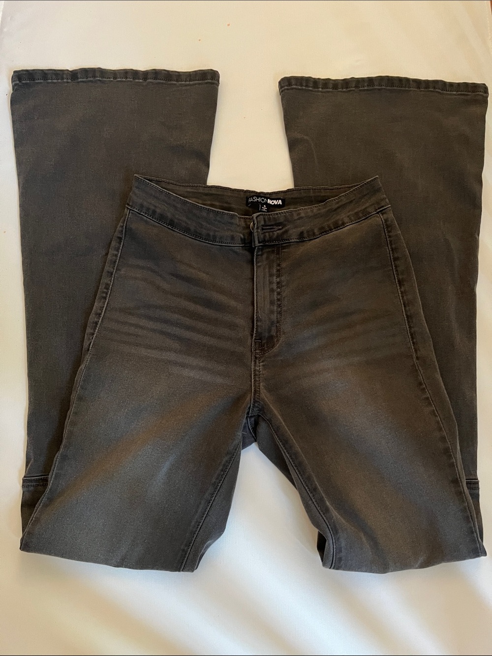 Fashion Nova Men's Bootcut Jeans in Washed Charcoal